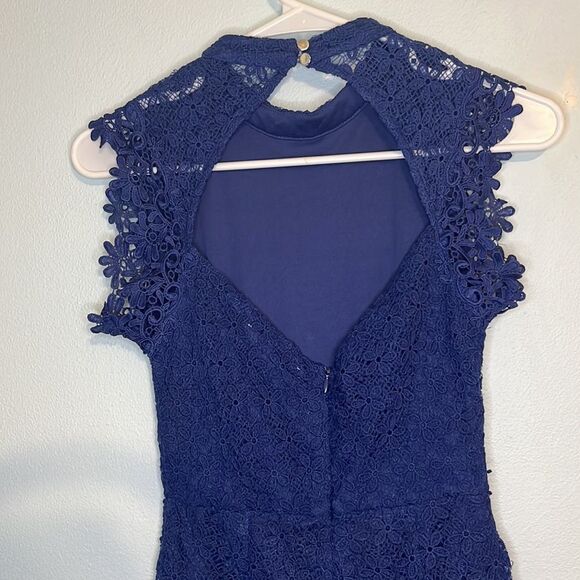 Women’s Mi ami navy blue lace open back shorts and short sleeved romper size xxs - Picture 4 of 6
